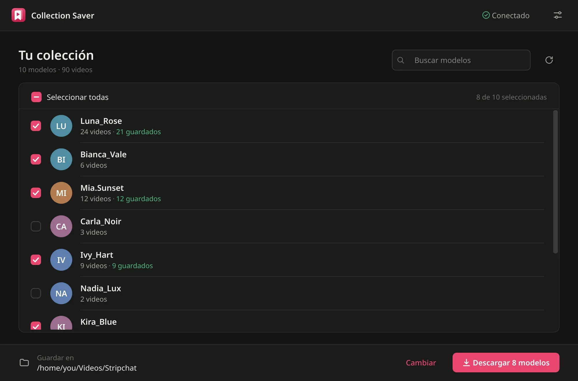 Collection Saver mostrando una colección de Stripchat: fotos de las modelos, cantidad de videos y casillas para elegir de quién descargar